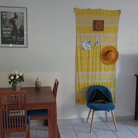 Apartmán T2 Avec Grande Terrasse Proche Du Departement
