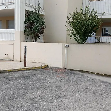T2 Avec Grande Terrasse Proche Du Departement *
